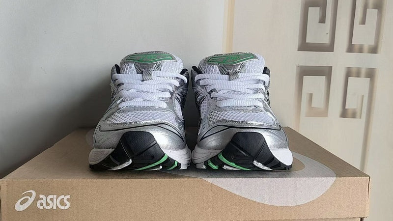ASICS GEL-KAYANO 14 Sneakers