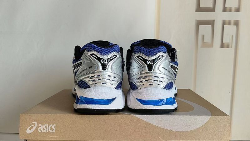 ASICS GEL-KAYANO 14 Sneakers