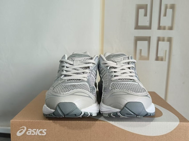 ASICS GEL-KAYANO 14 Sneakers