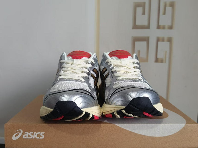 ASICS GEL-KAYANO 14 Sneakers