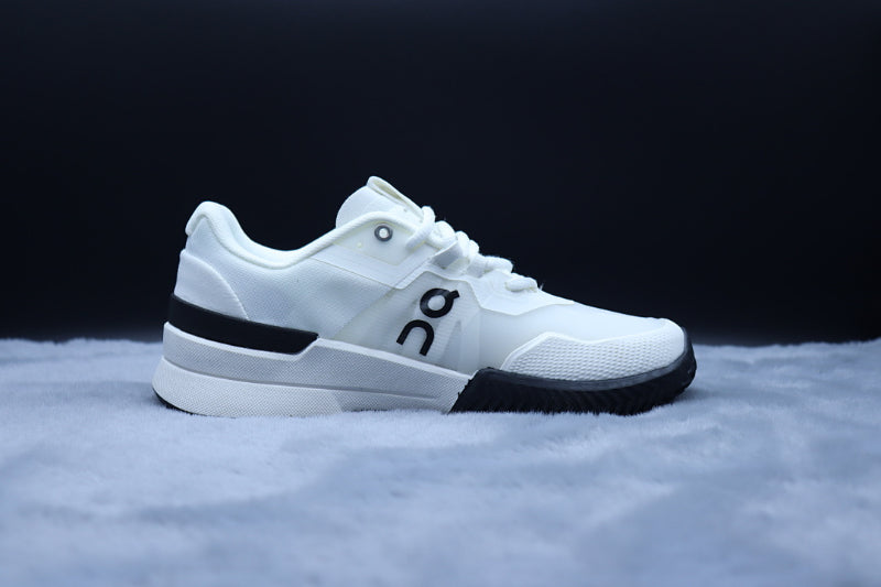 ON THE ROGER Pro 2 – Premium Tennis-Inspired Performance Sneaker