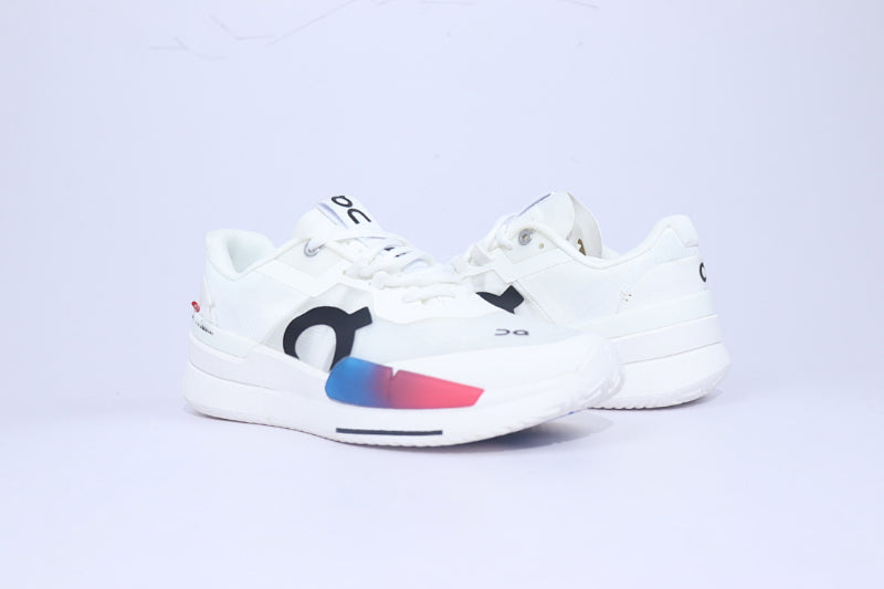 ON THE ROGER Pro 2 – Premium Tennis-Inspired Performance Sneaker