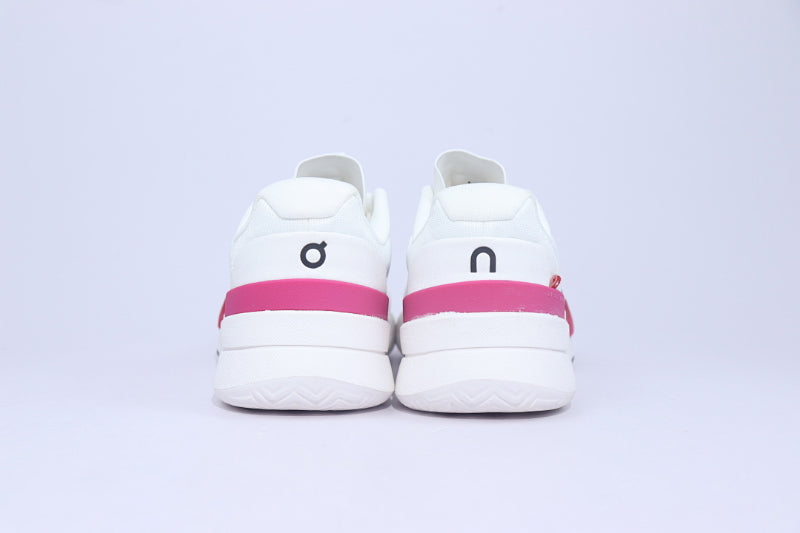 ON THE ROGER Pro 2 – Premium Tennis-Inspired Performance Sneaker