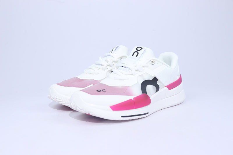 ON THE ROGER Pro 2 – Premium Tennis-Inspired Performance Sneaker